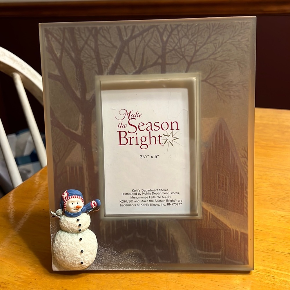 Snowman picture frame.